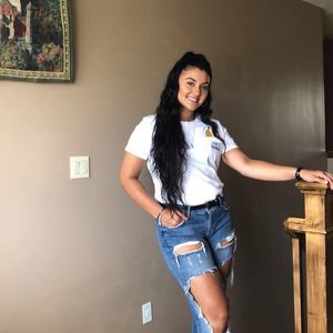 Meet your Posher, Sharon